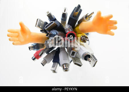 Montreal, Canada, 17 agosto 2018.Concetto di troppi fili su sfondo bianco.Credit:Mario Beauregard/Alamy Live News Foto Stock