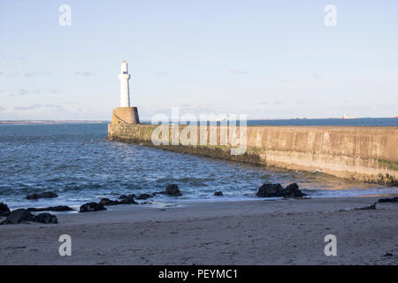 Aberdeen faro anteriore del cielo blu Foto Stock