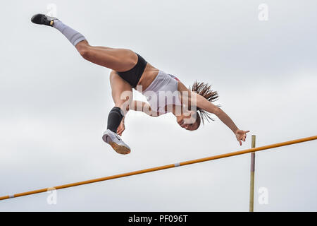 Birmingham, Regno Unito. Il 18 agosto 2018. Katerina Stefanidi (GRE) completa la donna Pole Vault durante 2018 IAAF Diamond League - Birmingham presso Alexander Stadium il Sabato, 18 agosto 2018. BIRMINGHAM, Inghilterra. Credito: Taka G Wu Credito: Taka Wu/Alamy Live News Foto Stock