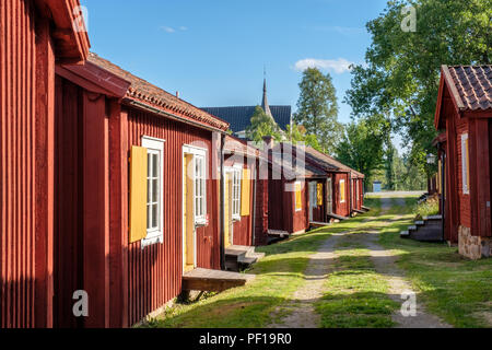 Chiesa Lövånger città nel nord della Svezia risale al XVII secolo e si compone di 117 case di cui molti sono usati per hostel alloggio. Foto Stock