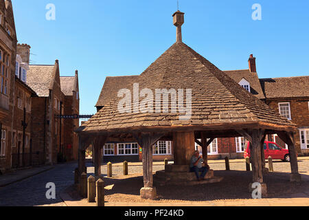 L antica Buttercross ottagonale in luogo di mercato, Oakham, Rutland REGNO UNITO Foto Stock