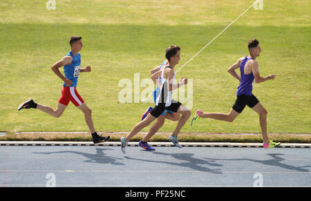 ISTANBUL, Turchia - 09 giugno 2018: atleti in esecuzione durante la Balkan U18 di Atletica Foto Stock