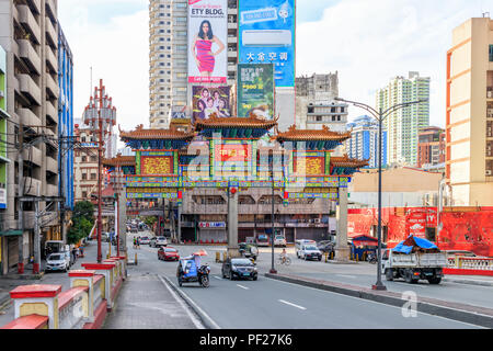 Binondo, Manila, Filippine - 29 Luglio: Chinatown Gate Binondo immissione Foto Stock