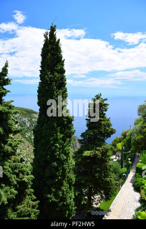 Vedute del villaggio e la campagna di Eze sulla Cote D'Azur in Francia Foto Stock