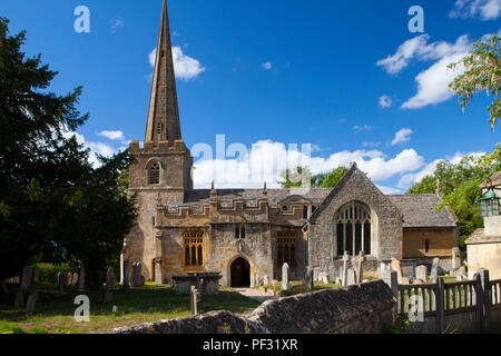 Stanton, Regno Unito - 8 Agosto 2018: La Chiesa di San Michele e Tutti gli angeli in Stanton in Cotswold district of Gloucestershire.Il villaggio è costruito alm Foto Stock