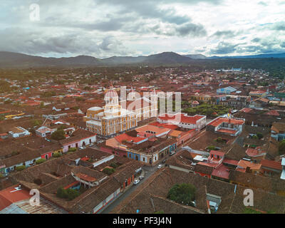 Colorato paesaggio urbano della città di Granada antenna fuco view Foto Stock