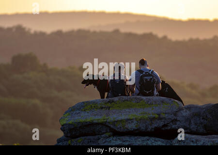 Paio di guardare il tramonto a giardino degli dèi deserto - Shawnee National Forest, Southern Illinois, Stati Uniti d'America Foto Stock