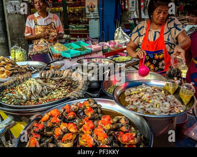 Frutti di mare sul marciapiede i fornitori di prodotti alimentari Foto Stock