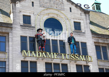 AMSTERDAM, Paesi Bassi - 6 giugno 2018: ingresso segno sulla costruzione di Madame Tussaud Museum di Amsterdam, Paesi Bassi Foto Stock
