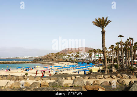 LANZAROTE, Spagna - 18 Aprile 2018: la splendida vista di Playa Flamingo Beach, Lanzarote, Isole Canarie Foto Stock