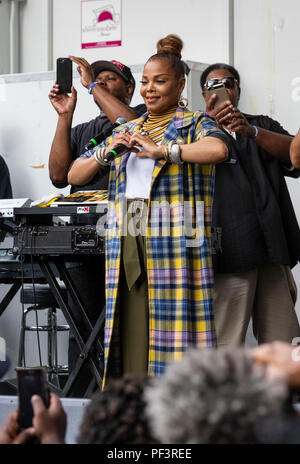 New York, Stati Uniti d'America. 18 Agosto, 2018. Janet Jackson celebra il rilascio del singolo realizzato per ora durante la quarantaquattresima annuale Settimana di Harlem a San Nicola Park Credit: Lev Radin/Pacific Press/Alamy Live News Foto Stock