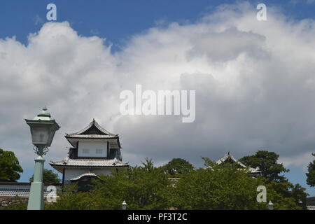 Il Castello di Kanazawa con sky in background Foto Stock