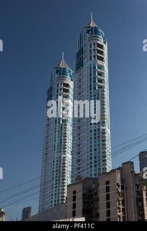 Tardeo Jehangir Boman Behram Road architetto Hafeez Contractor edificio più alto l'Imperial Twin Towers edifici residenziali, Mumbai in India. Foto Stock