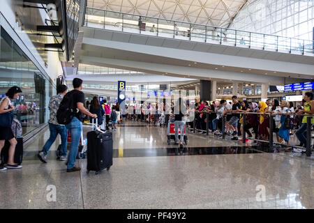 Lantau, Hong Kong - 05 Agosto 2018 : i passeggeri arrivo all aeroporto internazionale di Hong Kong Foto Stock