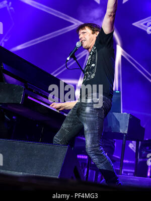 Germania, Coburg, HUK Coburg Aria Aperta - 18 ago 2018 - Concerto, James Blunt - Bild: James Blunt a giocare il suo insieme all'HUK Coburg Open Air 2018. Alamy Live News Entertainment / Credito: Ryan Evans Credito: Ryan Evans/Alamy Live News Foto Stock