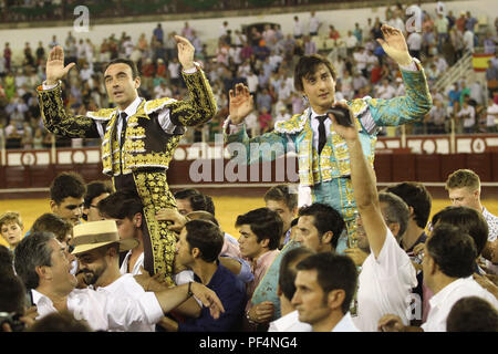 Malaga, Spagna. 18 Agosto, 2018. 18 agosto 2018 - 18 agosto 2018, Malagueta Bullring il torero peruviana Roca Rey apre la grande porta dal taglio 3 spighe nell'ultimo run di Malaga il Fair Credit: Lorenzo Carnero/ZUMA filo/Alamy Live News Credito: ZUMA Press, Inc./Alamy Live News Foto Stock