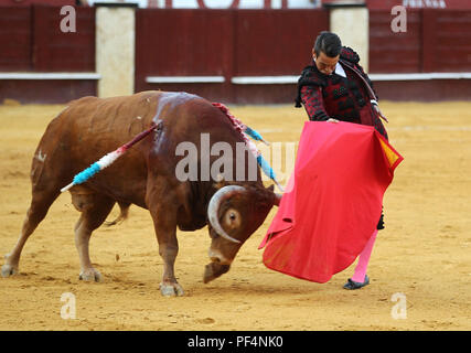 Malaga, Spagna. 18 Agosto, 2018. agosto 2018, malagueta Arena di La Malagueta il torero Jose Maria Manzanares in l'ultima esecuzione della fiera di Malaga. 18 Agosto, 2018. Credito: Lorenzo Carnero/ZUMA filo/Alamy Live News Credito: ZUMA Press, Inc./Alamy Live News Foto Stock