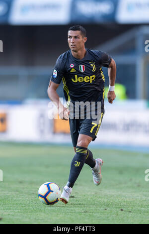 Verona, Italia. 18 Agosto, 2018. Cristiano Ronaldo dos Santos Aveiro della Juventus durante l'italiano 'Serie A' match tra Chievo Verona 2-3 Juventus allo Stadio Marc Antonio Bentegodi il 18 agosto 2018 a Verona, Italia. (Foto di Maurizio Borsari/AFLO) Credito: Aflo Co. Ltd./Alamy Live News Foto Stock