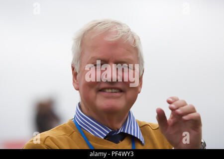 Biggin Hill,UK,19 Agosto,2018,il colonnello Bob Stewart assiste Biggin Hill Festival di volo come si commemora la RAF centenario dell'anno, il team di Biggin Hill team ha lanciato i prossimi cento anni di aviazione da ispirare i giovani locali per perseguire una carriera nel settore. Folle sono state trattate per visualizza dalle frecce rosse, Chinook HC6, Battle of Britain Memorial flight, spitfire X1, wing walkers e molti altri.Credit:Keith Larby/Alamy Live News Foto Stock