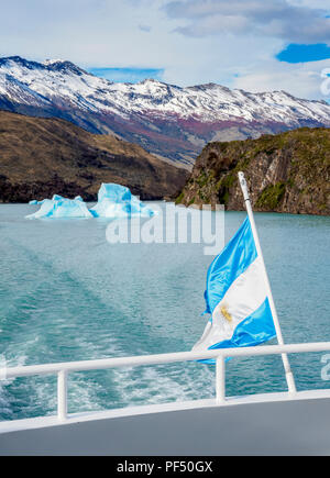 Iceberg sul Lago Argentino, parco nazionale Los Glaciares, Santa Cruz Provincia, Patagonia, Argentina Foto Stock