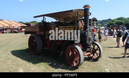 Un 1926 Foden 'D' tipo trattore parcheggiato sul display a Torbay fiera del vapore, Churston, Devon, Inghilterra. Foto Stock