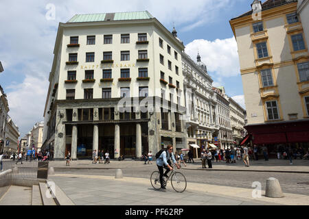 Die Banca Raiffeisen a Vienna, in Austria Foto Stock