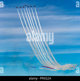 La RAF frecce rosse team display a Eastbourne Airshow 2018 Foto Stock