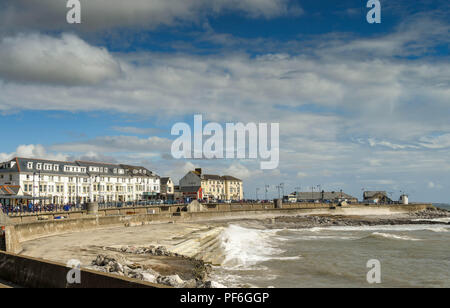 Ampio angolo di visione del lungomare di Porthcawl, nel Galles del Sud. Foto Stock