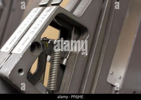 Foto macro della SMT alimentatore elettronico. Foto Stock