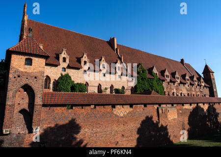 Il castello di Malbork dell' Ordine Teutonico (l'Ordine dei Cavalieri Teutonici della St. Mary s Hospital di Gerusalemme) in Polonia, Europa Foto Stock