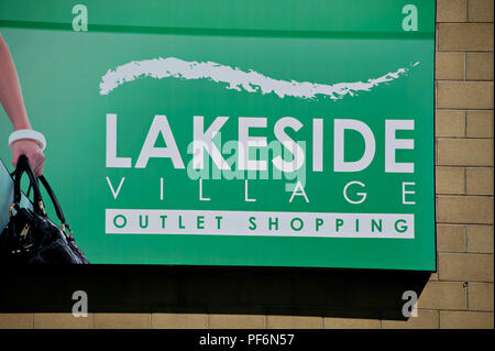 Lakeside Village Outlet Shopping a Doncaster nello Yorkshire Soiuth REGNO UNITO Foto Stock