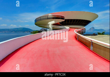 Niterói Museo di Arte Contemporanea da Foto Stock