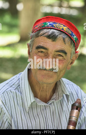 Musicista Pamiri presso il "Tetto del Mondo" festival di Khorog, Tagikistan Foto Stock