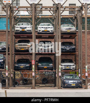 Verticale del parco auto in Manhattan New York Foto Stock