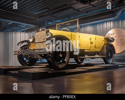 RIGA, Lettonia-aprile 18, 2018: 1926 Fiat 503 Siluro nella riga Motor Museum. Foto Stock