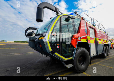 Rosenbauer motore Fire a Farnborough Airshow internazionale FIA, aeronautica, aerospaziale trade show. TAG Aviation rescue & servizio antincendio Foto Stock