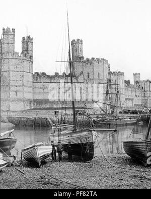 Caernarfon Castle, Galles, PERIODO VITTORIANO Foto Stock