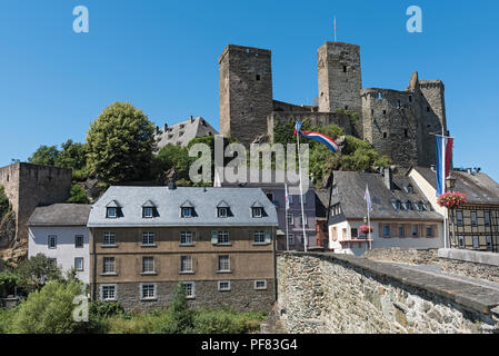 Il castello runkel sul fiume Lahn, Hesse, Germania. Foto Stock
