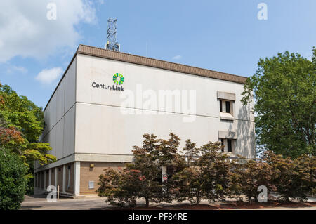 HICKORY, NC, Stati Uniti d'America-19 AUG. 2018: un edificio CenturyLink nel centro cittadino. CentturyLink è un fornitore di servizi di telefono, internet e i servizi TV. Foto Stock