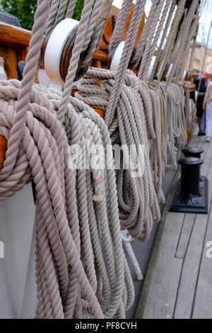 Rigging corde sul ponte del Cutty Sark a Greenwich London REGNO UNITO Foto Stock