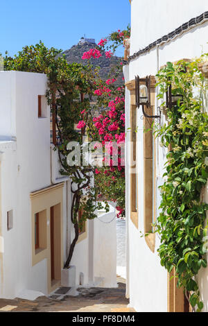 Le stradine della città di Chora sulla Santa Greca isola di Patmos appartiene a del Dodecaneso nel Mare Egeo Foto Stock