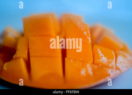 Pronto a mangiare, tagliare, piatto di mango laici frutta tropicali Foto Stock