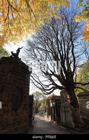 Pere Lachaise Cimetery, Parigi, Ile de France, 75, Francia Foto Stock