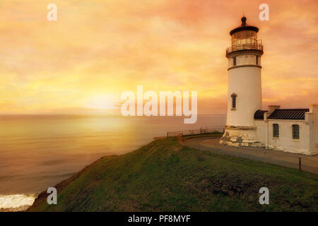 Nord Capo Faro in Ilwaco Stato di Washington durante il tramonto Foto Stock