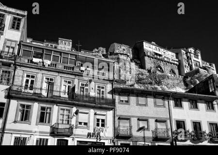 Il Vecchio Porto di architettura. Utilizzate il filtro a raggi infrarossi. Sito UNESCO. Foto Stock