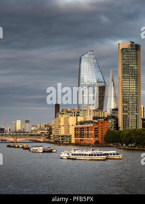 Lo skyline di Londra South Bank compresa la Oxo Tower, South Bank Tower, uno Blackfriars e la Shard Foto Stock
