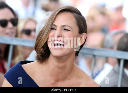 Hollywood, CA. 20 agosto 2018. Jennifer Garner, alla Cerimonia in onore di Jennifer Garner con una stella sulla Hollywood Walk of Fame il 20 agosto 2018 a Hollywood, in California. Credito: Faye Sadou/media/punzone Alamy Live News Foto Stock