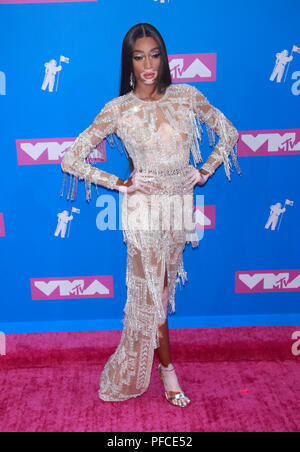 New York, NY, STATI UNITI D'AMERICA. 20 agosto 2018. Winnie Harlow arrivando al 2018 MTV Video Music Awards al Radio City Music Hall di New York il 20 agosto 2018. Credito: Diego Corredor/media/punzone Alamy Live News Foto Stock