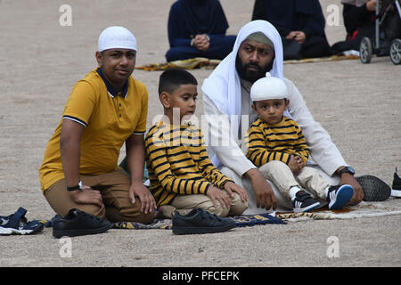 Londra, Regno Unito. 21 Ago, 2018. Un paio di centinaia di devoti musulmani per celebrare Eid al-Adha, segnato alla fine del Ramadan nel calendario islamico a Barnard Park il 21 agosto 2018, Londra, Regno Unito. Credito: Picture Capital/Alamy Live News Foto Stock