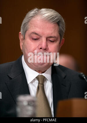 Eugene L. Dodaro, Comptroller General degli Stati Uniti, il governo statunitense Accountability Office, testimonia davanti al Senato degli Stati Uniti Comitato per Homeland Security & gli affari governativi nel corso di una audizione intitolata "esaminando i sistemi CMS gli sforzi per combattere la frode di Medicaid e pagamenti in eccesso' sul Campidoglio di Washington, DC Martedì, Agosto 21, 2018. Credito: Ron Sachs/CNP /MediaPunch Foto Stock